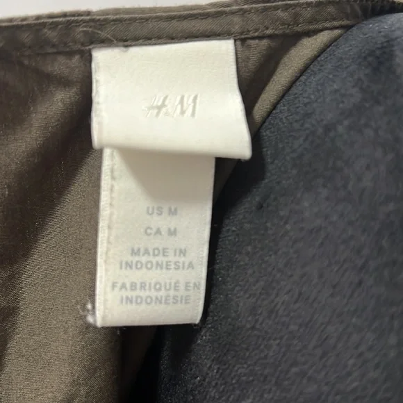 H&M Dark Khaki Green Puff Sleeve Tier MIDI Dress size Medium - Picture 6 of 6